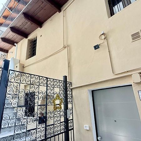 Small Alley Pinerolo Exterior photo